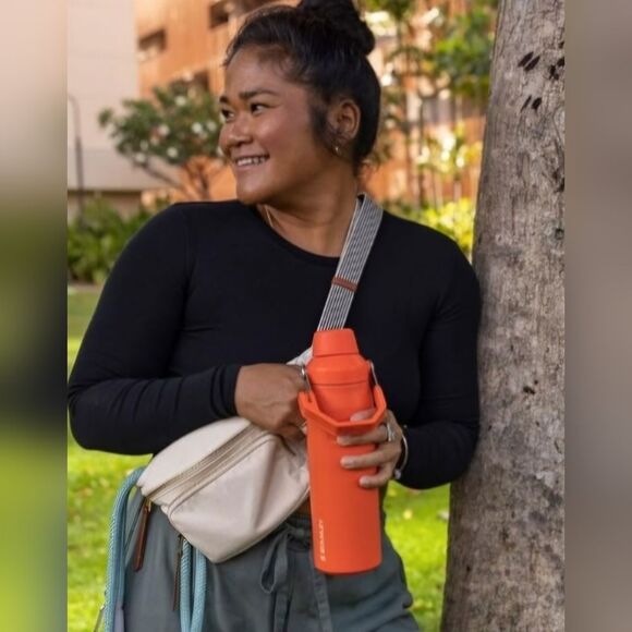 Stanley IceFlow Fast Flow Water Bottle 24oz NEW Tigerlily Plum - Picture 2 of 5